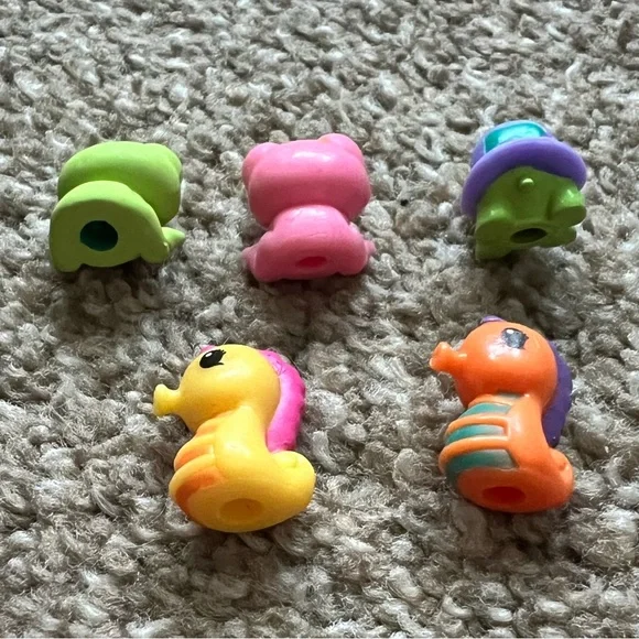 *6 for $10* Lot of 5 Squinkies Frog Turtle Seahorse Silicone Rubber Mini Toys - Picture 3 of 3